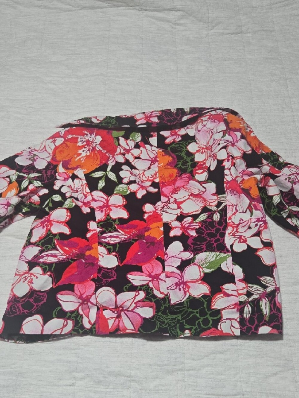 Victor Costa Black Floral-Print Jacket with Pink and Green Accents - Picture 5 of 10